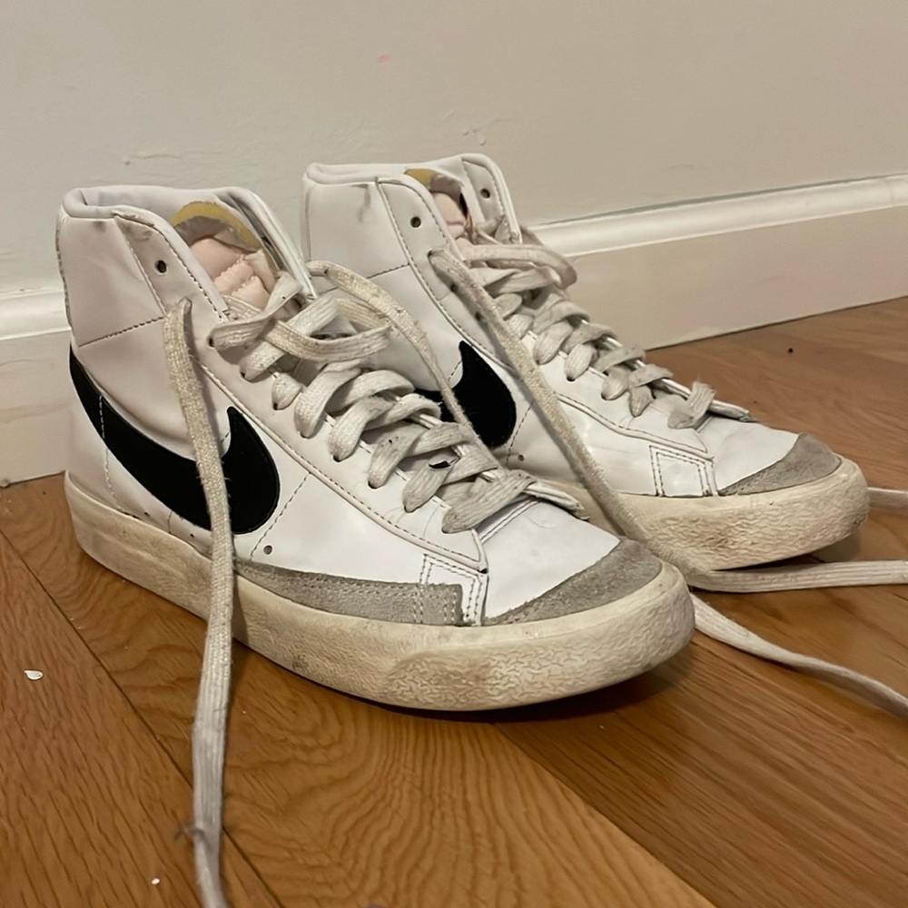 NIKE Blazer